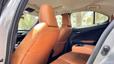 لكزس UX200-2021-سعودى 7