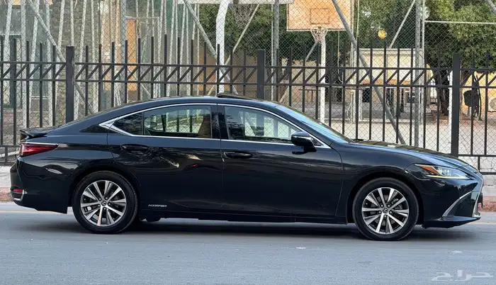 لكزس ES300H 2021 ممشى 80 الف فقط 3