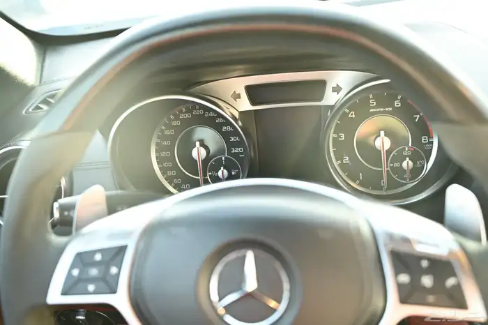 2013 مرسيدس SL63 23
