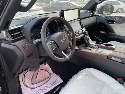 لكزس 2025 LX600BBخليجي داخلي اوف ويت(بنزين)6سلندر 11