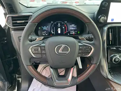 لكزس 2025 LX600BBخليجي داخلي اوف ويت(بنزين)6سلندر 13