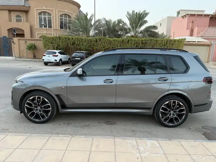 للبيع بي ام X7 2023 4