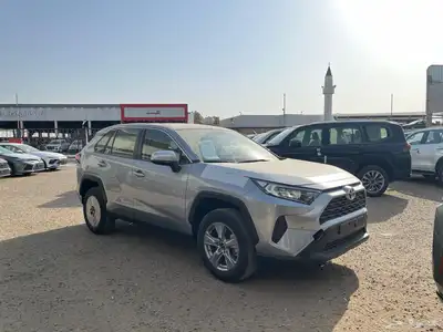 تويوتا راف فور 2025 LE دفع امامي 1