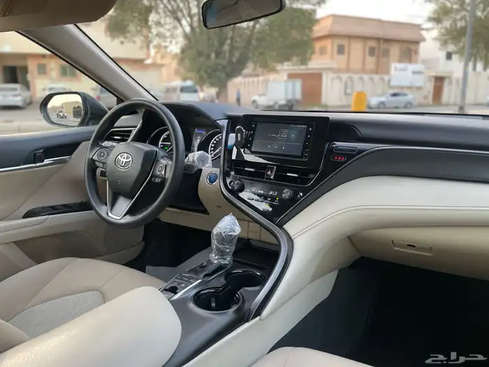 تويوتا كامري 2023 LE هايبرد ممشى 80 الف فقط 15
