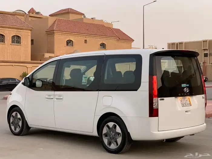 هيونداي ستاريا 2024 شبه جديد 10