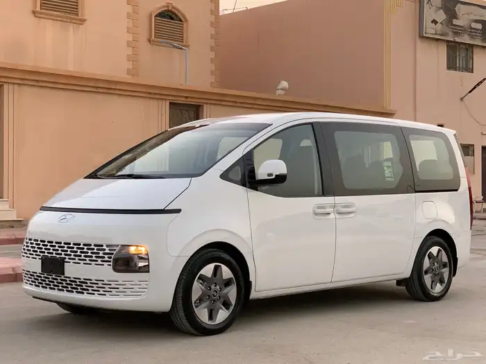 هيونداي ستاريا 2024 شبه جديد 8