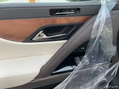 لكزس 2025 LX600BBخليجي داخلي اوف ويت(بنزين)6سلندر 9