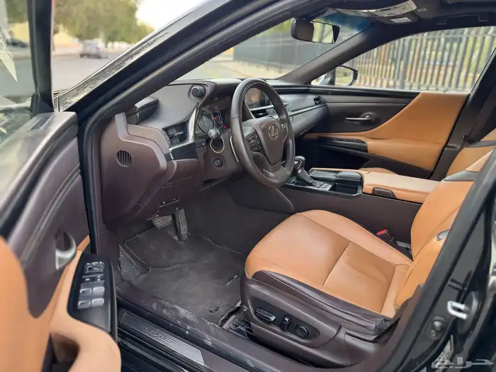 لكزس ES300H 2021 ممشى 80 الف فقط 10