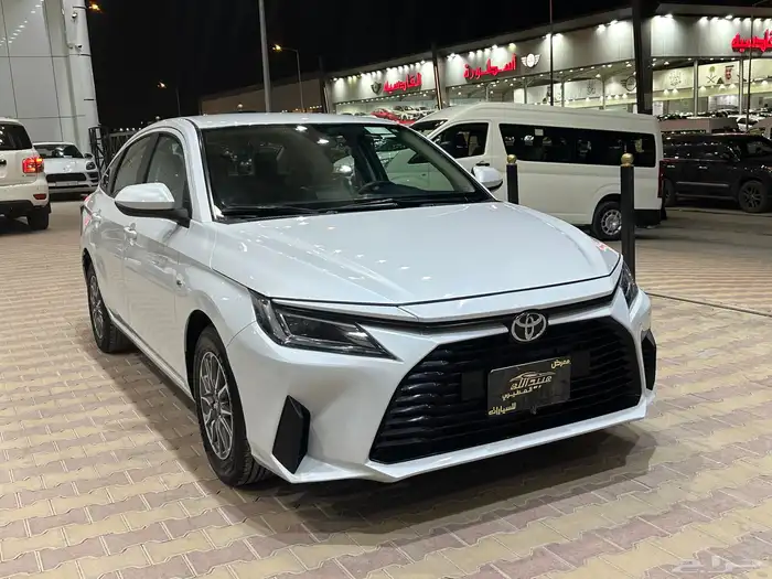 تويوتا يارس موديل 2023 استاندر 3