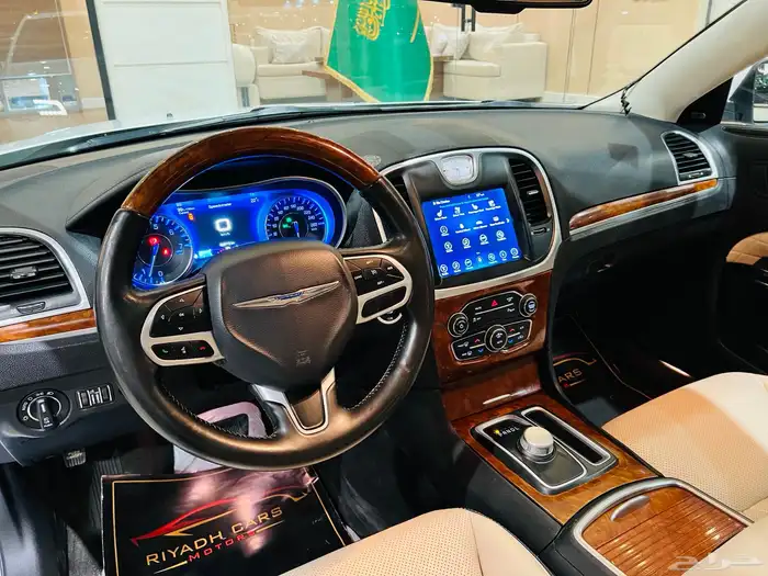 كرايزلر 2017 C300 V6 بحاله الوكاله ماشاء الله 6