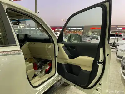 تويوتا لاند كروزر GXR2025 نص فل خليجي (بنزين)3.5L 19