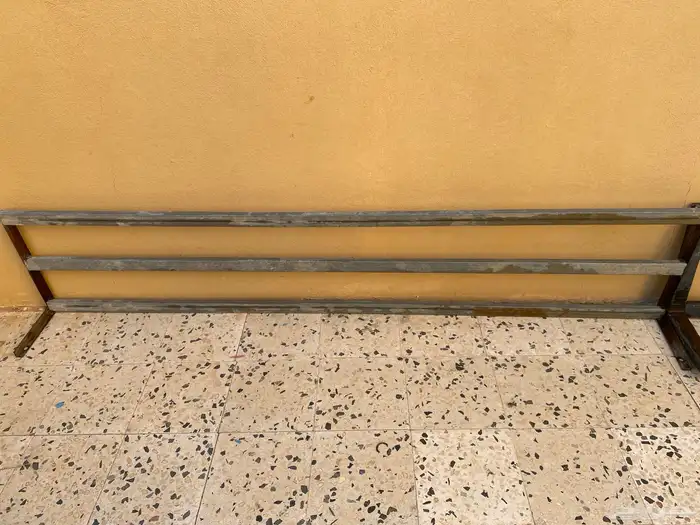 تكايات للبيع 5 ابيض 3 اسود 0