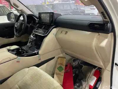 تويوتا لاند كروزر GXR2025 نص فل خليجي (بنزين)3.5L 21