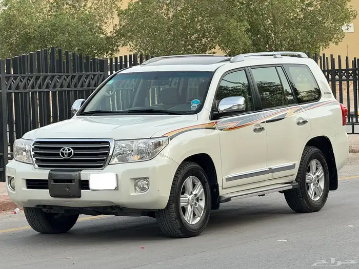 تويوتا لاندكروزر GXR 2015 3