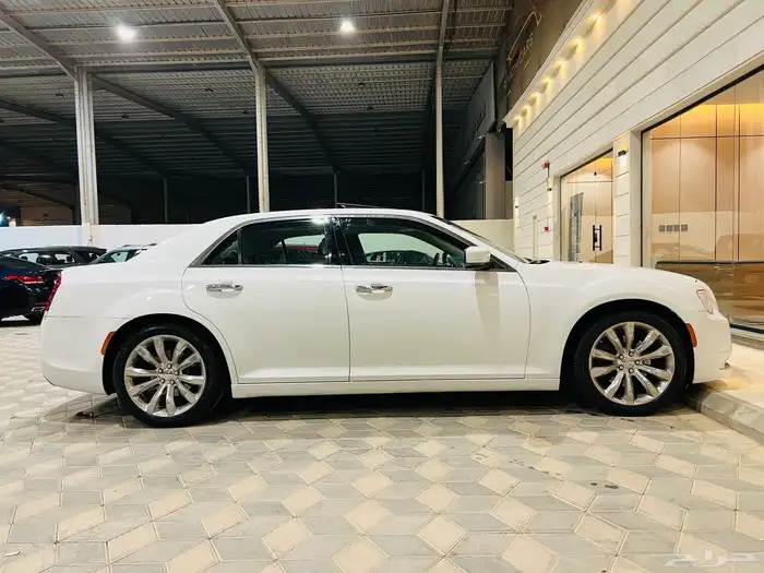 كرايزلر 2017 C300 V6 بحاله الوكاله ماشاء الله 5