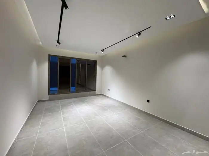 للبيع فيلا دورين ومحلق في داخل حدود الحرم تشطيب vip 13
