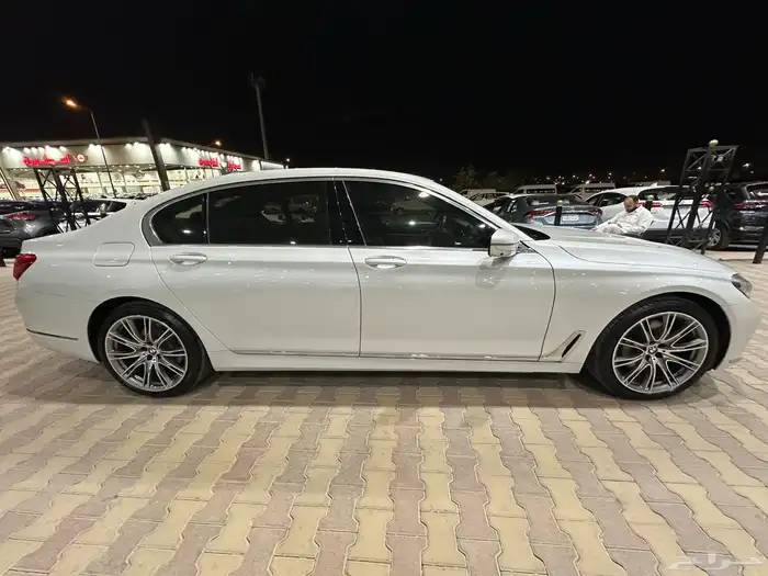 بي ام دبليو 730 موديل 2019 فل كامل نظيفة جدا 4