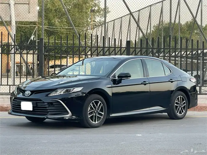 تويوتا كامري 2023 LE هايبرد ممشى 80 الف فقط 8
