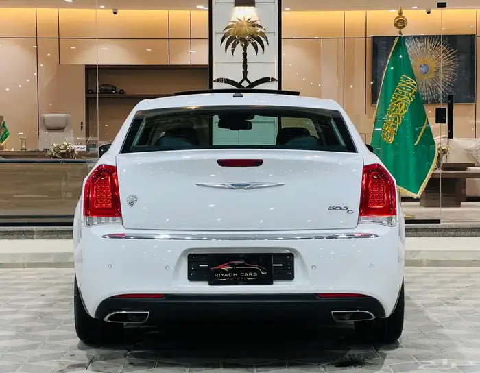 كرايزلر 2017 C300 V6 بحاله الوكاله ماشاء الله 3