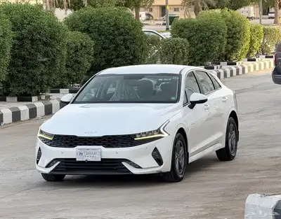 كيا K5 موديل 2022 شرط نظيف 1