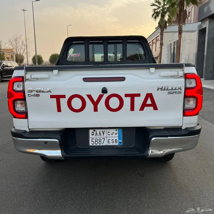 هايلوكس 2021 ديزل بحالة الوكالة . 9