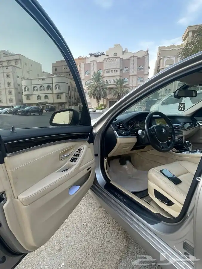 للبيع BMW -2013 -520 الحد 28 14