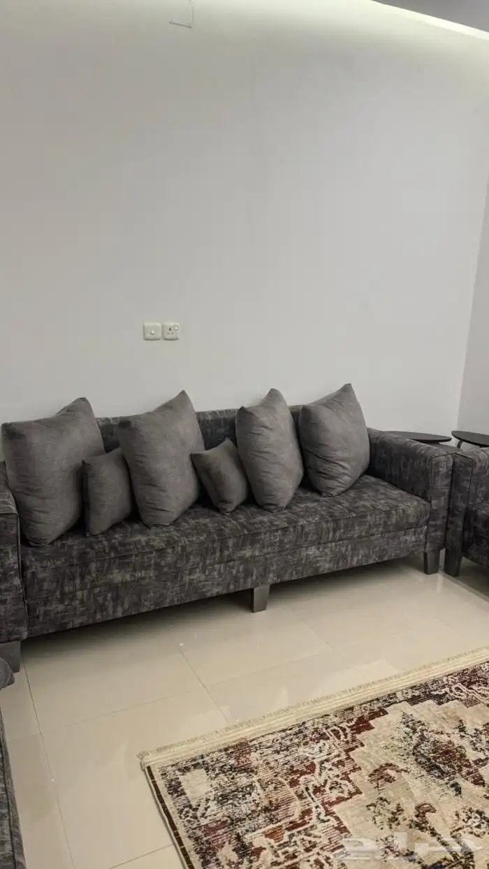 للبيع كنب نظيف بالحيل 0