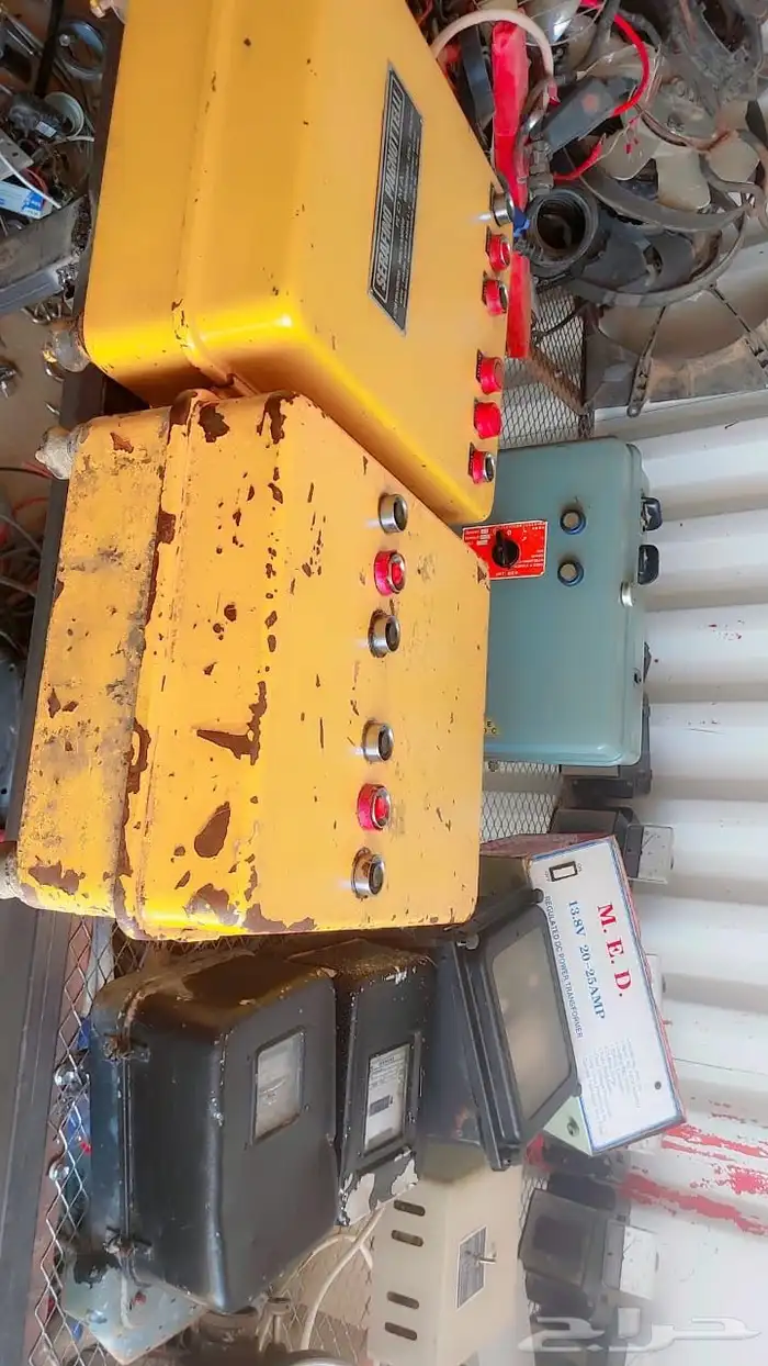 قطع كهرباء ومحولات وقبور تحكم وقطع زراعيه 3