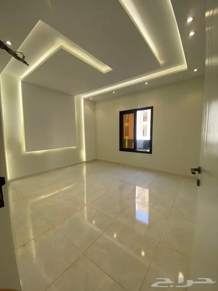 المالك خلف الياسمين مول 24