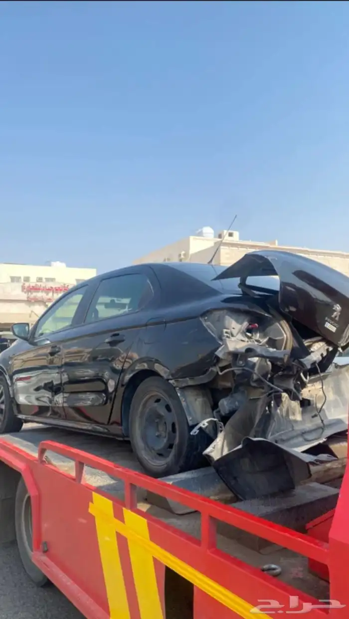بيجو 301 مصدومة 0