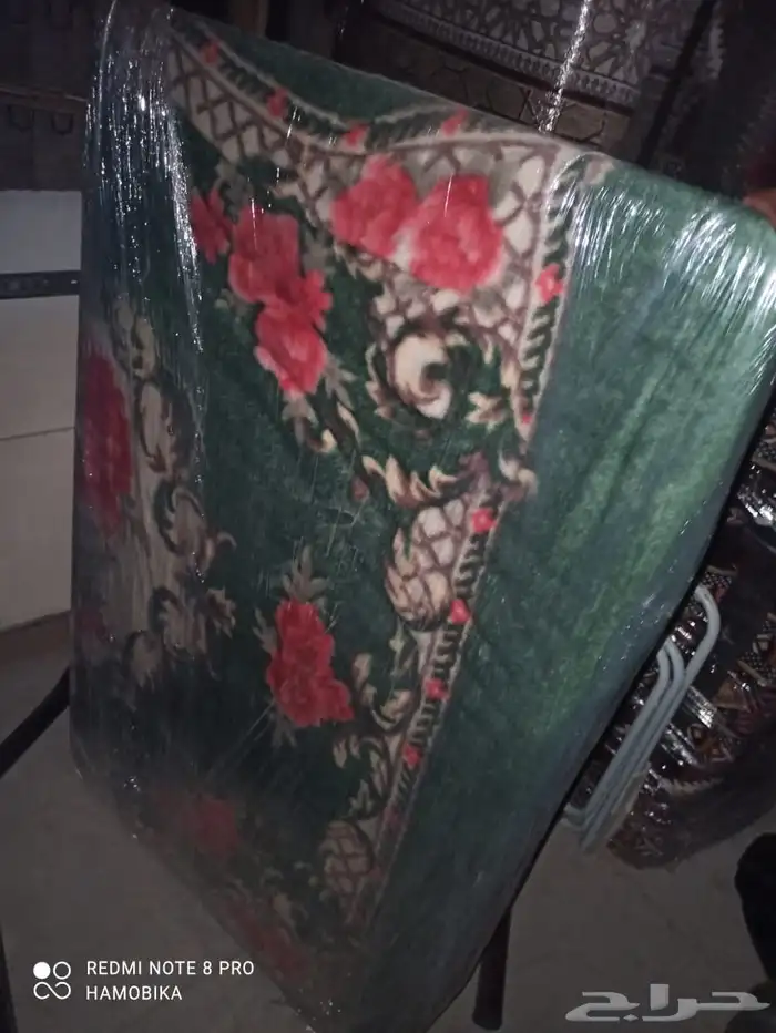 يوجد اثاث شقة للبيع عباره عن اثنين مجالس وصاله ومطبخ 2