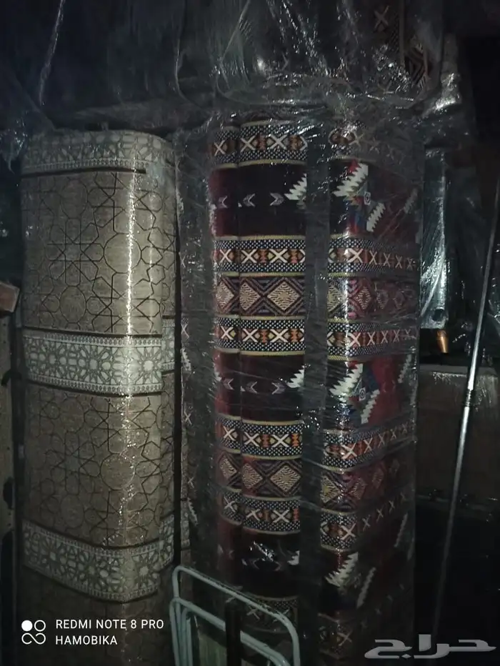 يوجد اثاث شقة للبيع عباره عن اثنين مجالس وصاله ومطبخ 3