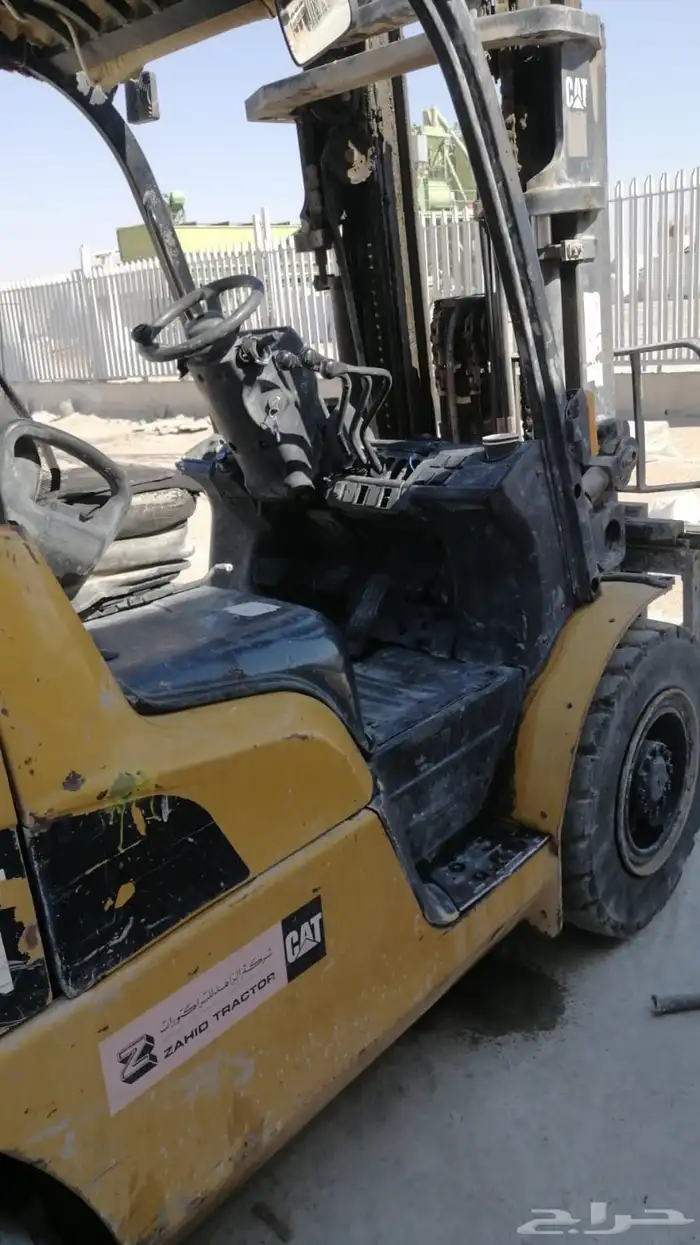 فوركليفت كتربلر 5 طن كونتينر 2