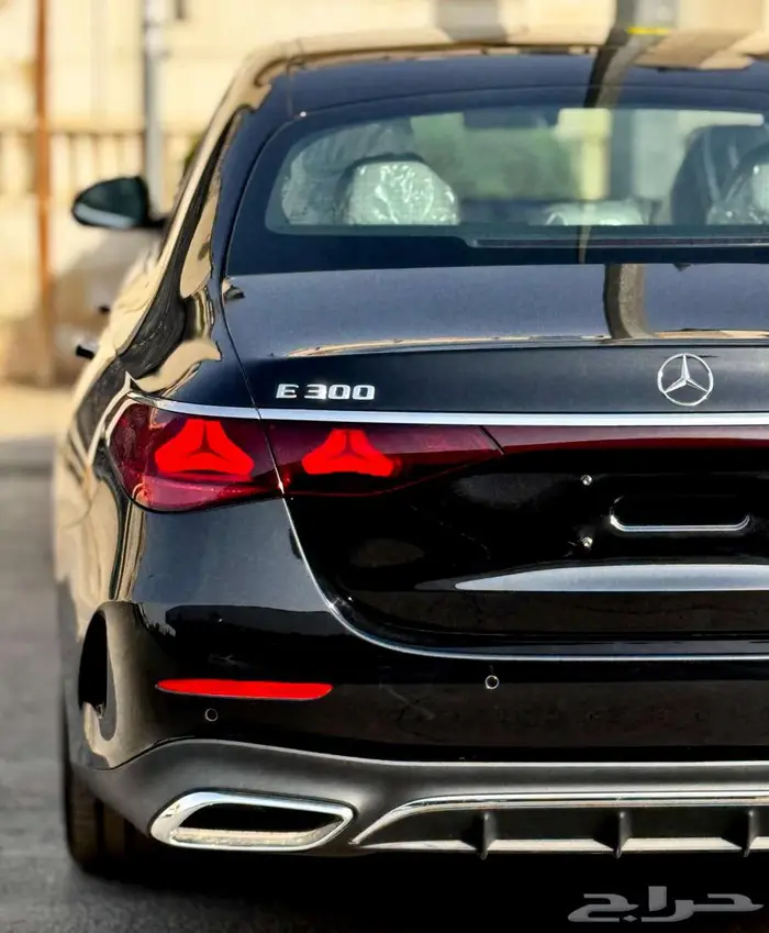 مرسيدس بنز E300 4Matic AMG 2024 جديد تحت الضمان 10