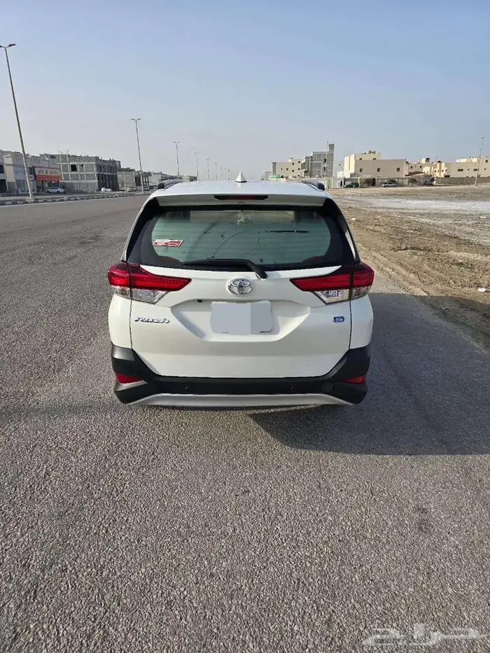 Car Toyota Rush top of the line variant (Family used Car) 7