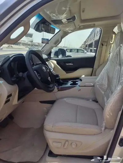 تويوتا لاندكروزر 2025 GXR -S عبداللطيف جميل 8