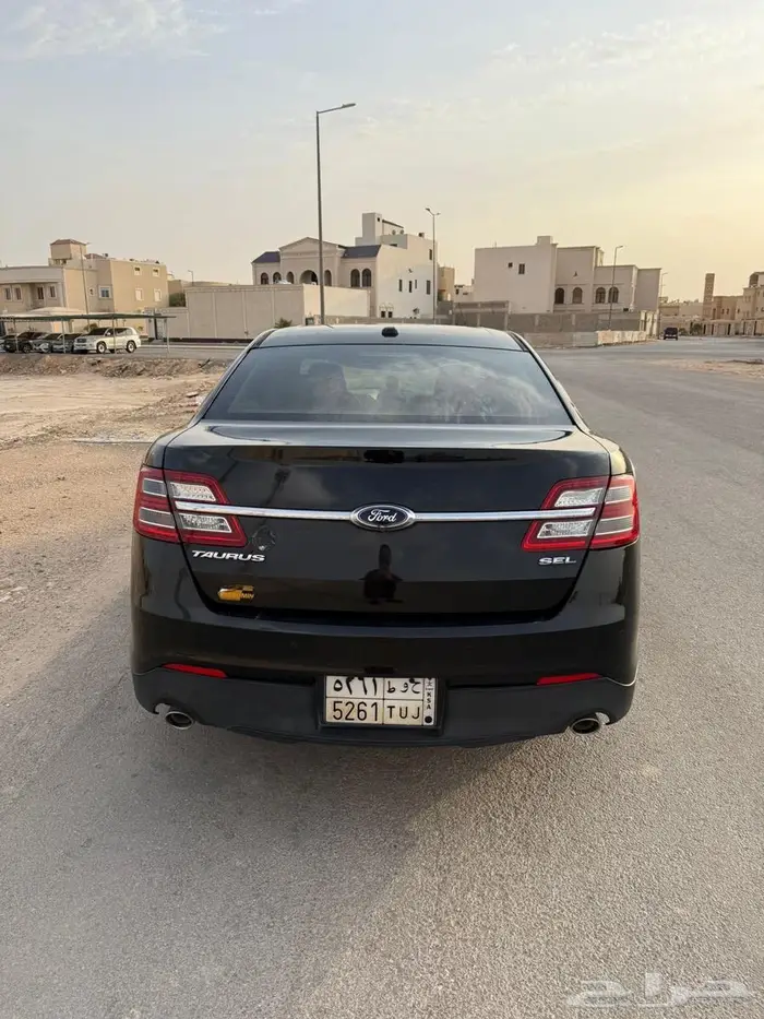 فورد تورس 2015 نص فل نظيف جدا للبيع 4