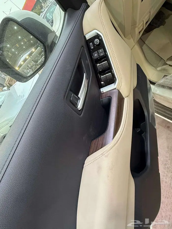 تويوتا لاندكروزر 2025 GXR L4 ( بنزين ) 3.5LT 5