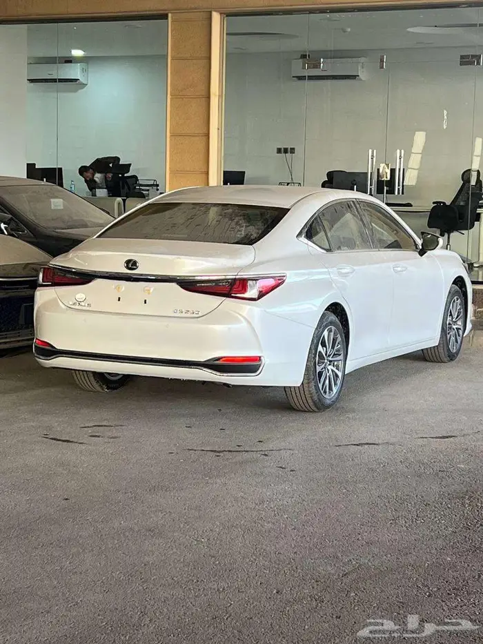 لكزس ES 250 فئه AA موديل 2024 بقسط 2597 الحسن 2