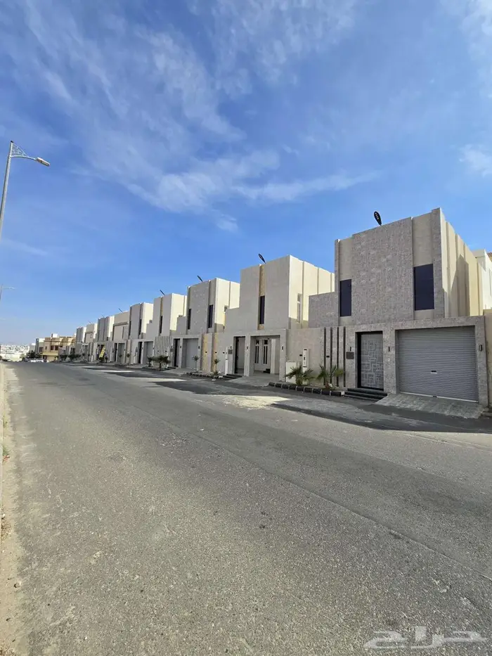 فلل فاخرة للبيع بحي الإسكان خميس مشيط 0