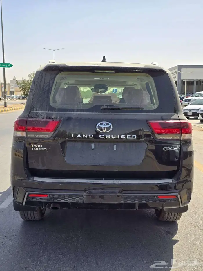 تويوتا لاند كروزر خليجى (L5) موديل 2025 للكاش والبنوك 3