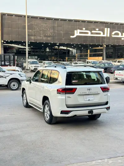 تويوتا لاندكروزر L2 موديل 2022 بنزين تم البيع 4