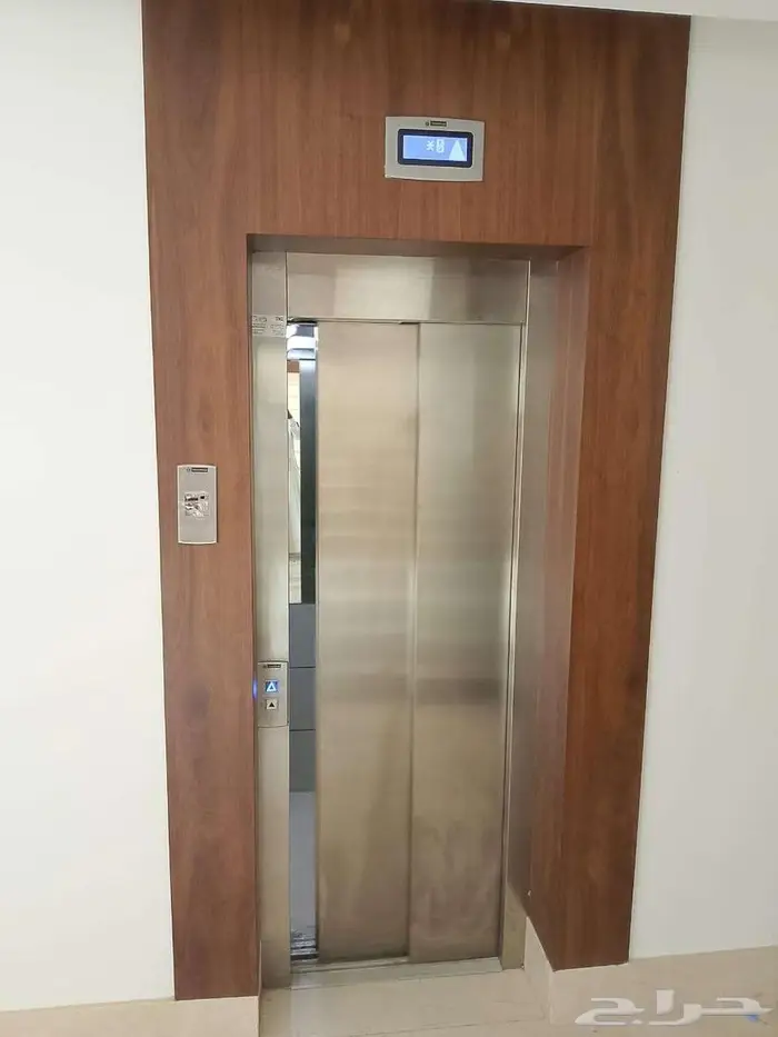 مصعد مستعمل للبيع 0