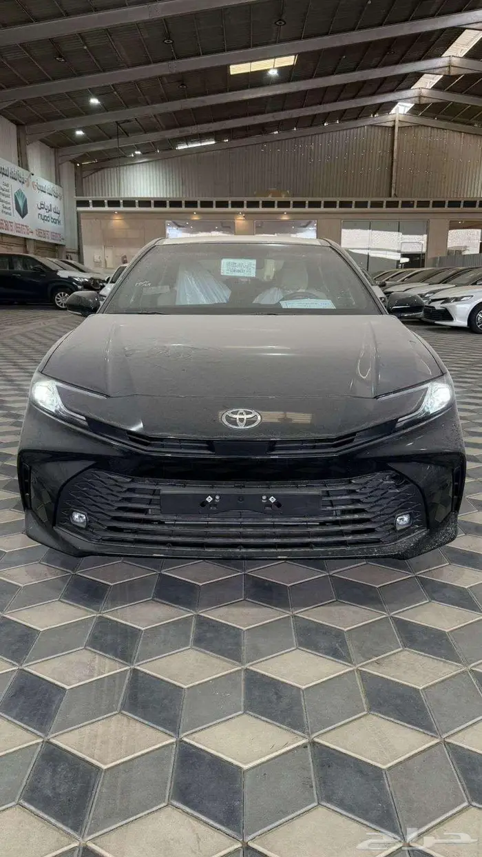 كامري اي بنزين ستاندر اسود 2025 0