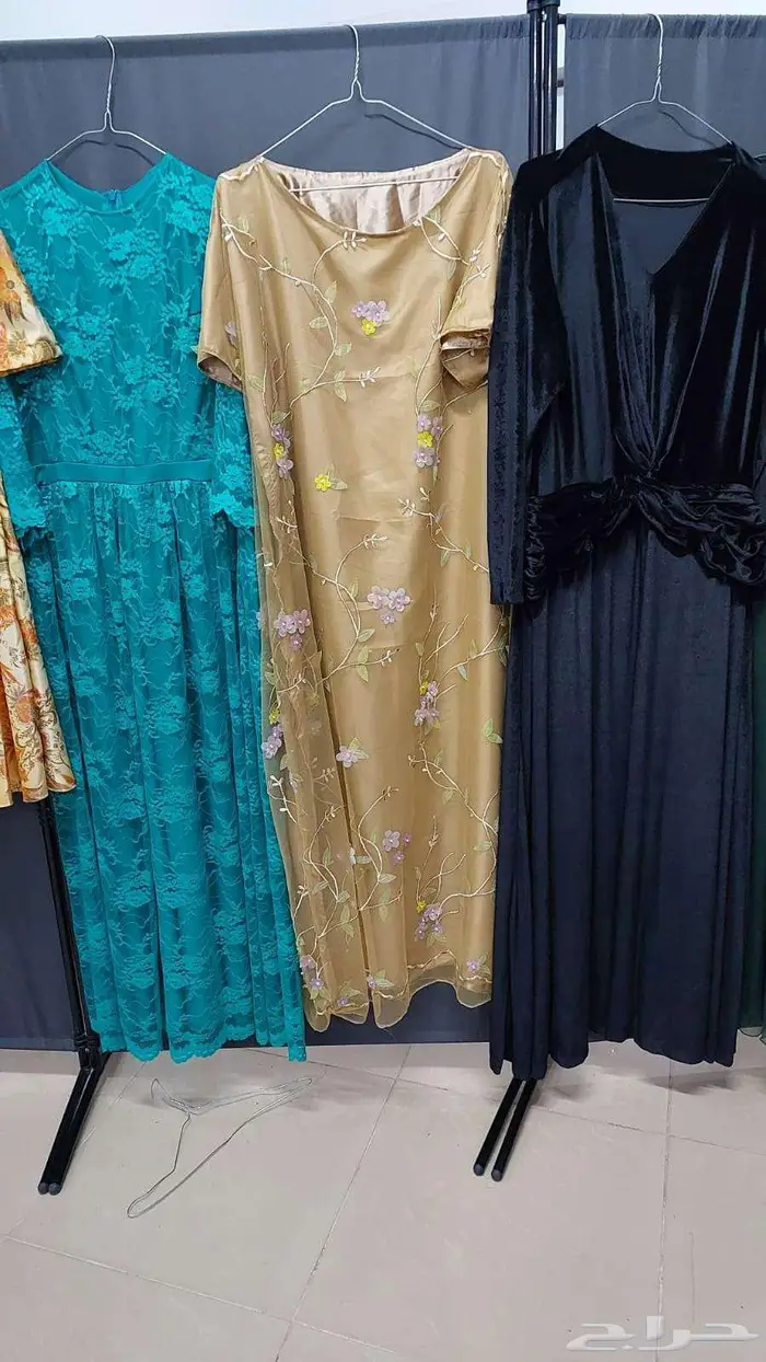 مجموعة ملابس للبيع 5