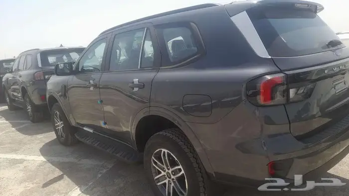 فورد ايفرست دبل بنزين تربو لون أسود ( استاندر- نص فل ) 2