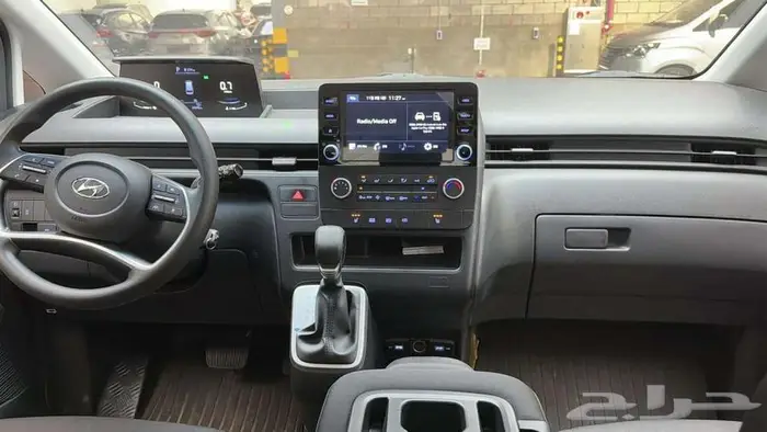 هونداي ستاريا2023 1