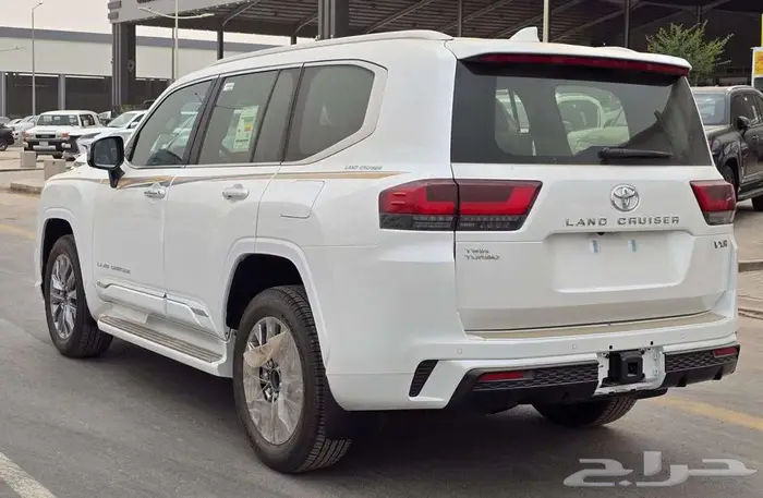 لاندكروزر 2025 VXR بريمي فل كامل موديل كاش وأقساط بنك 4