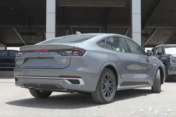 فورد تورس امبيانتى 2025 مع صيانة مجانية 4