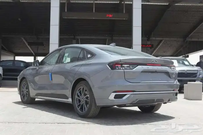 فورد تورس امبيانتى 2025 مع صيانة مجانية 3